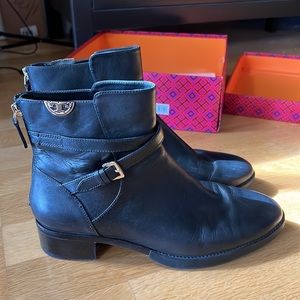 Tory Burch Sidney Booties size 11 black and gold